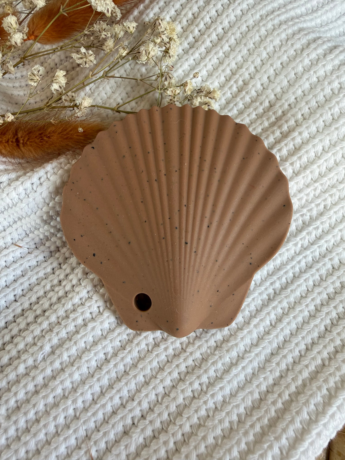 Jouet de dentition coquillage vieux rose en silicone